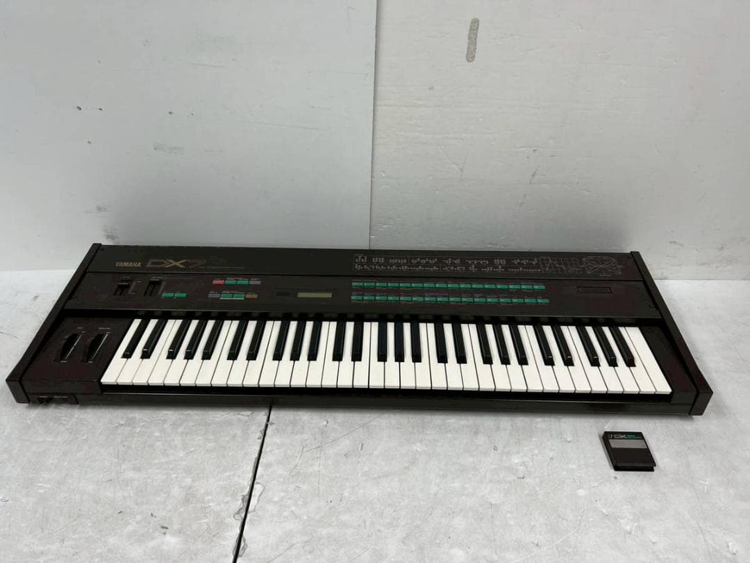 【中古】YAMAHA ヤマハ シンセサイザー DX-7