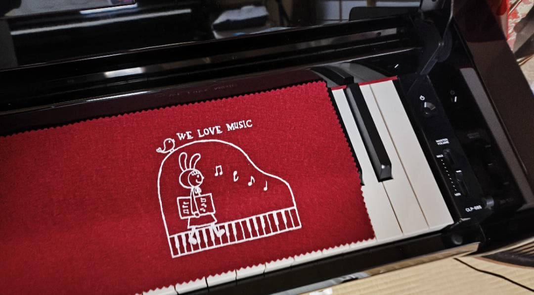 【美品】Clavinova CLP-685PE（黒鏡面艶出し 高級電子ピアノ）