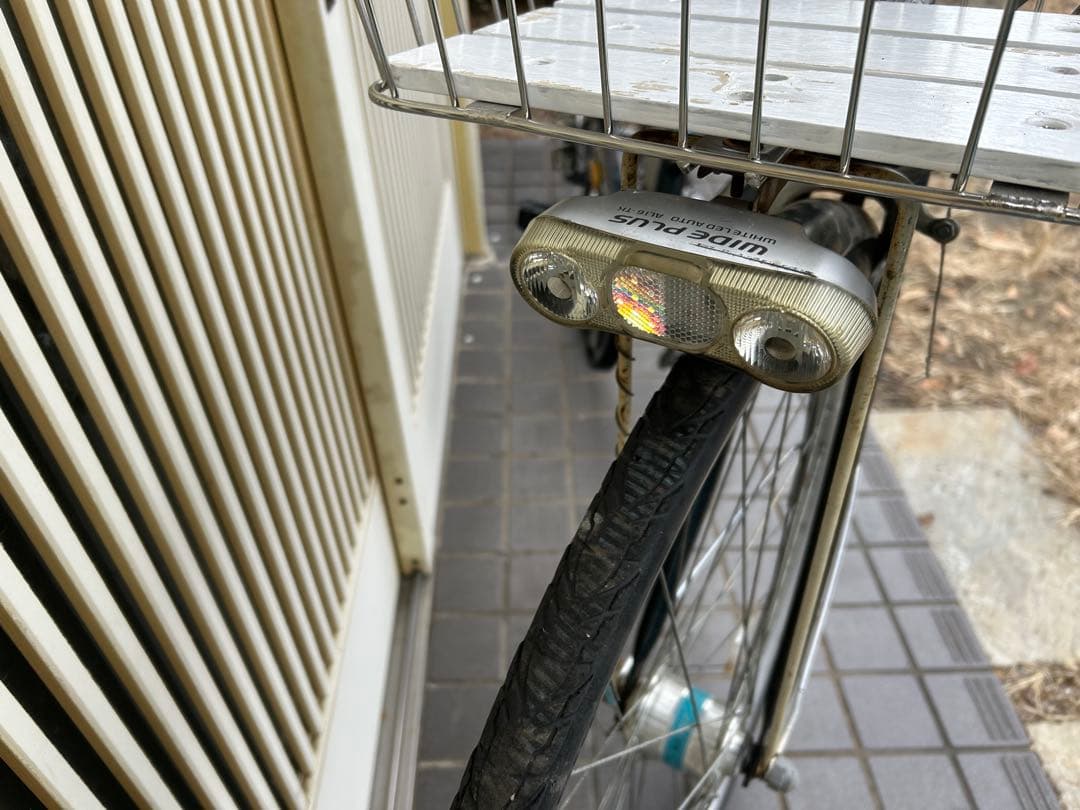 ノーパンクタイヤ　CHACLE シティサイクル 前カゴ付き　27インチ　引き取り