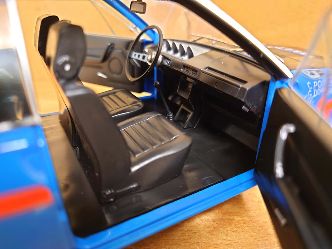 1/18 ルノー 17 ゴルディニ アビジャン ニース 1976 #42 ブルー