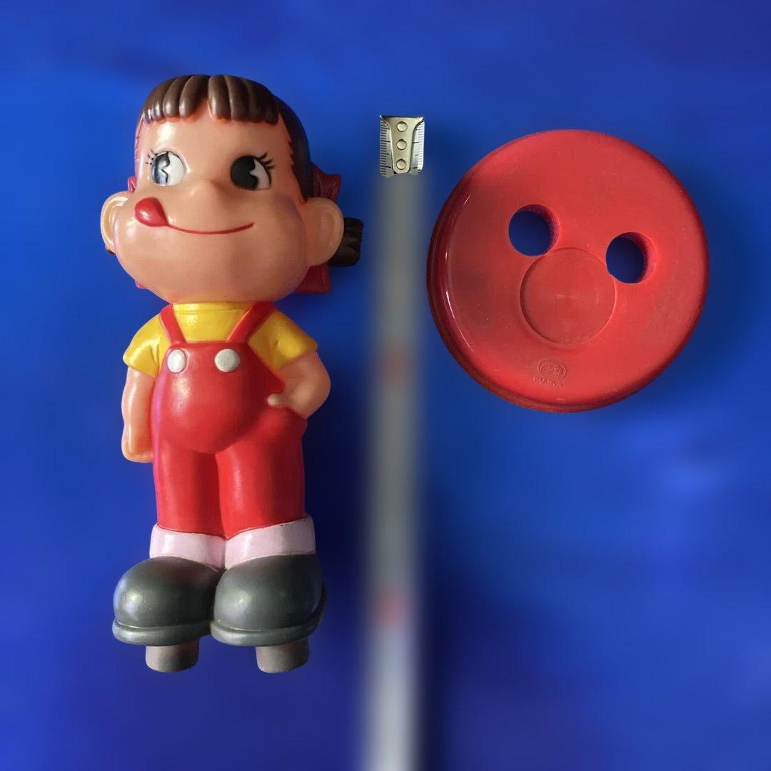 不二家 販促品 ペコちゃんソフビ人形貯金箱 赤台座 非売品