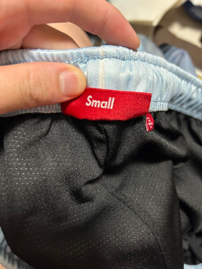 建*家様 Supreme Damien Hirst Soccer Short S