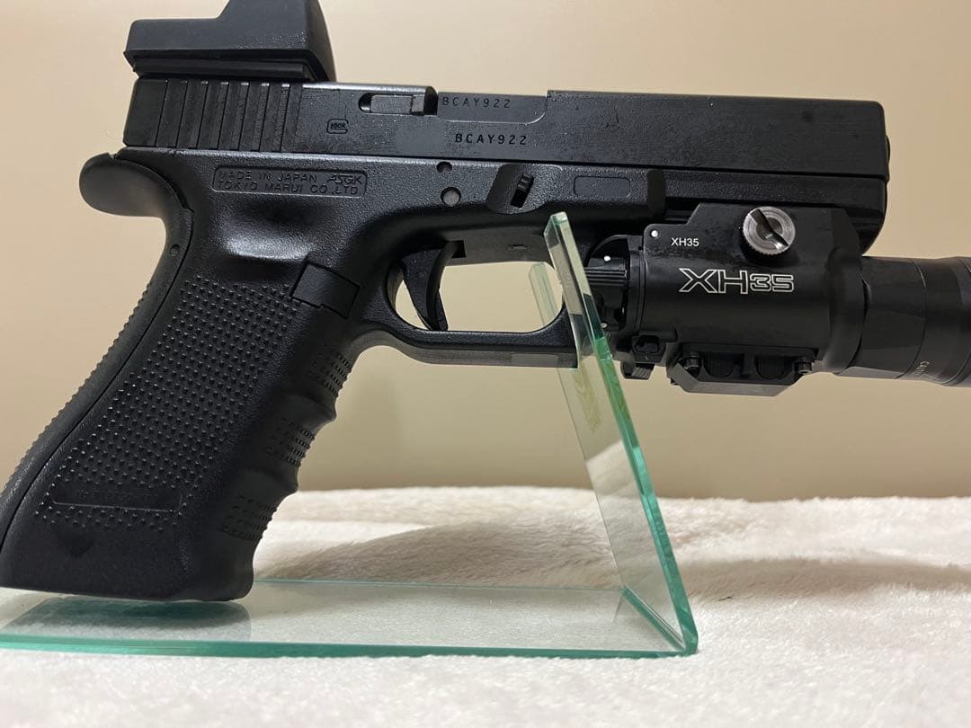 GLOCK 17 Gen4 ブラック エアガン ※XH35ライトは付属しません。