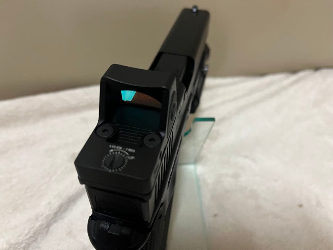 GLOCK 17 Gen4 ブラック エアガン ※XH35ライトは付属しません。