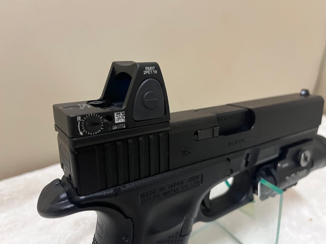 GLOCK 17 Gen4 ブラック エアガン ※XH35ライトは付属しません。