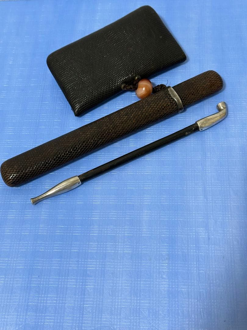 提げ物 煙管入れ 時代物 キセル 喫煙具 煙管筒 根付 銀製 前金具 金无垢