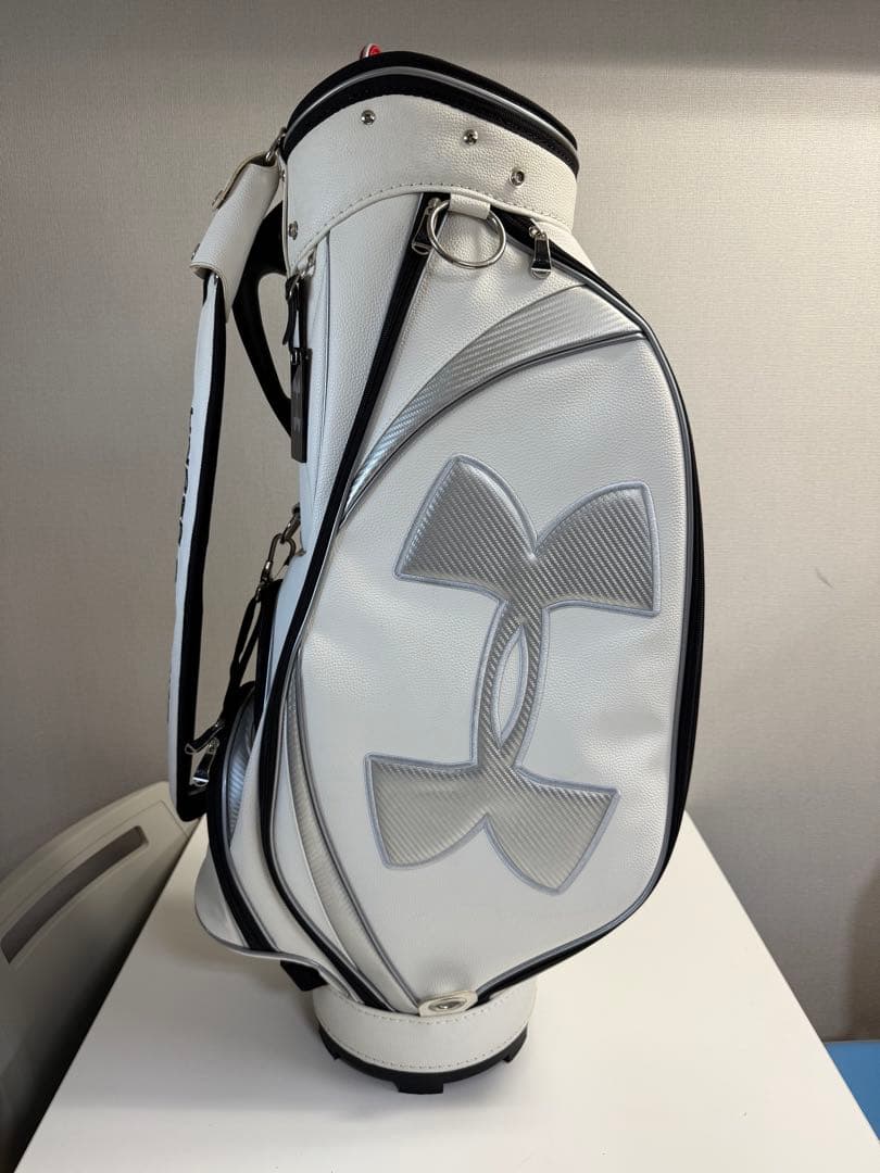 UNDER ARMOUR キャディバッグ ホワイト　グレーカーボン調