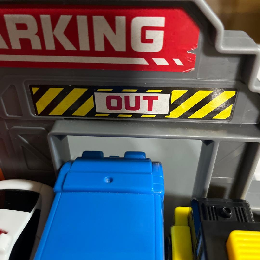 はじめてトミカ　駐車場セット