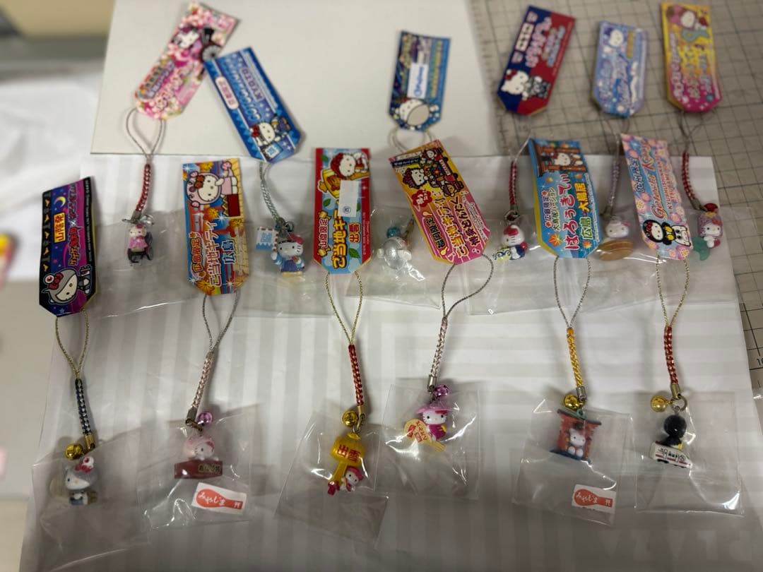 ご当地ハローキティ アクリルキーホルダーセット49個　サンリオ