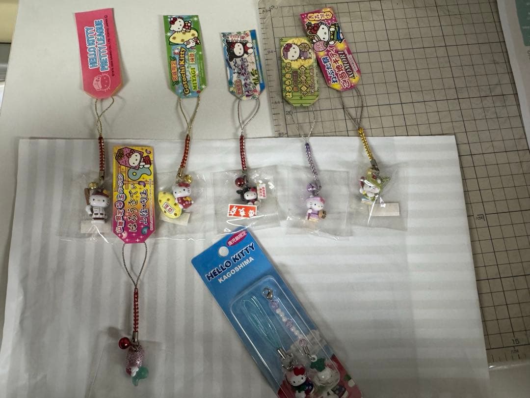 ご当地ハローキティ アクリルキーホルダーセット49個　サンリオ