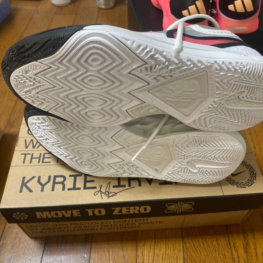 Kyrie 8 ジョーダン　コービー　レブロン