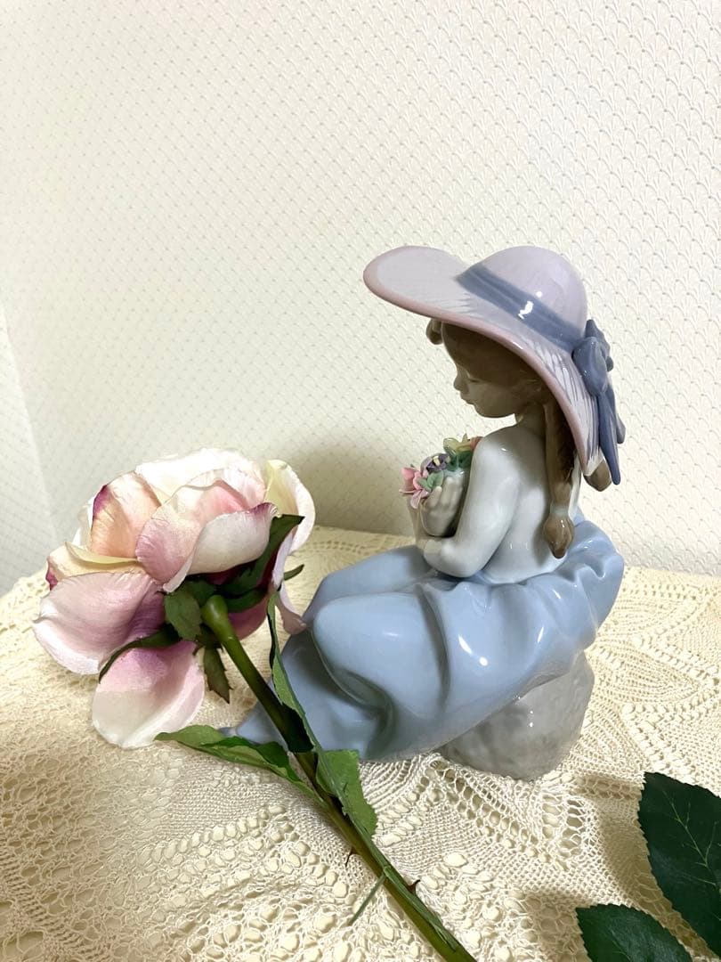 リヤドロ LLADRO 陶器人形 【花の香りにつつまれて】超美品