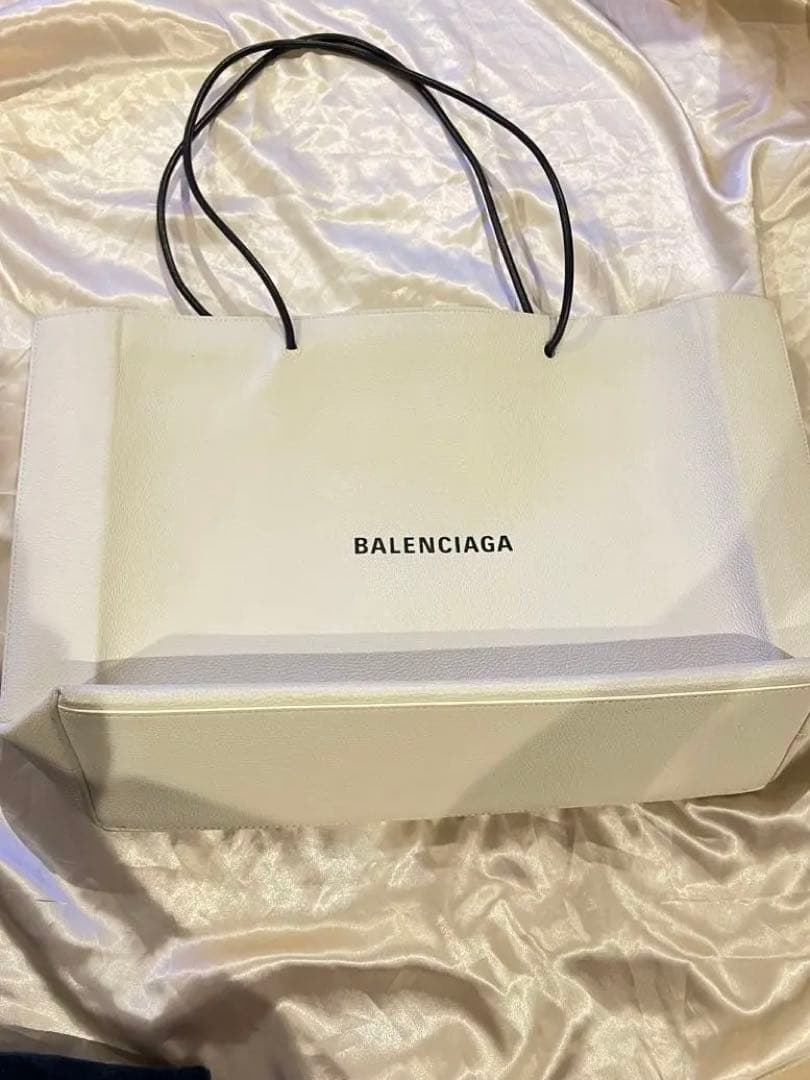 バレンシアガ　期間限定出品ショッパーバッグ