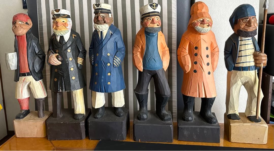 木彫り海賊人形６体セット　90センチ舵輪付き　60センチ