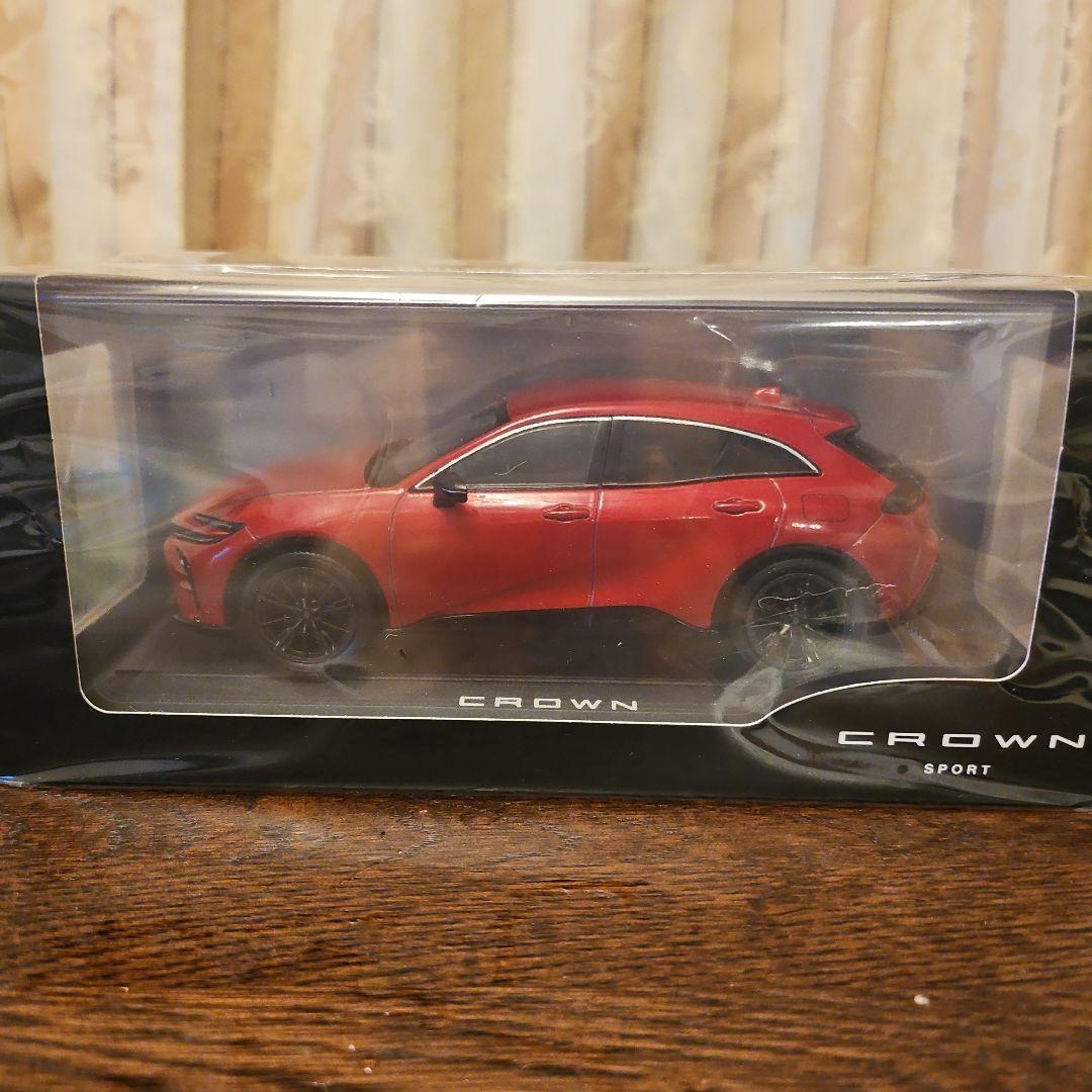 トヨタ CROWN SPORT1/30 ミニカー エモーショナルレッド