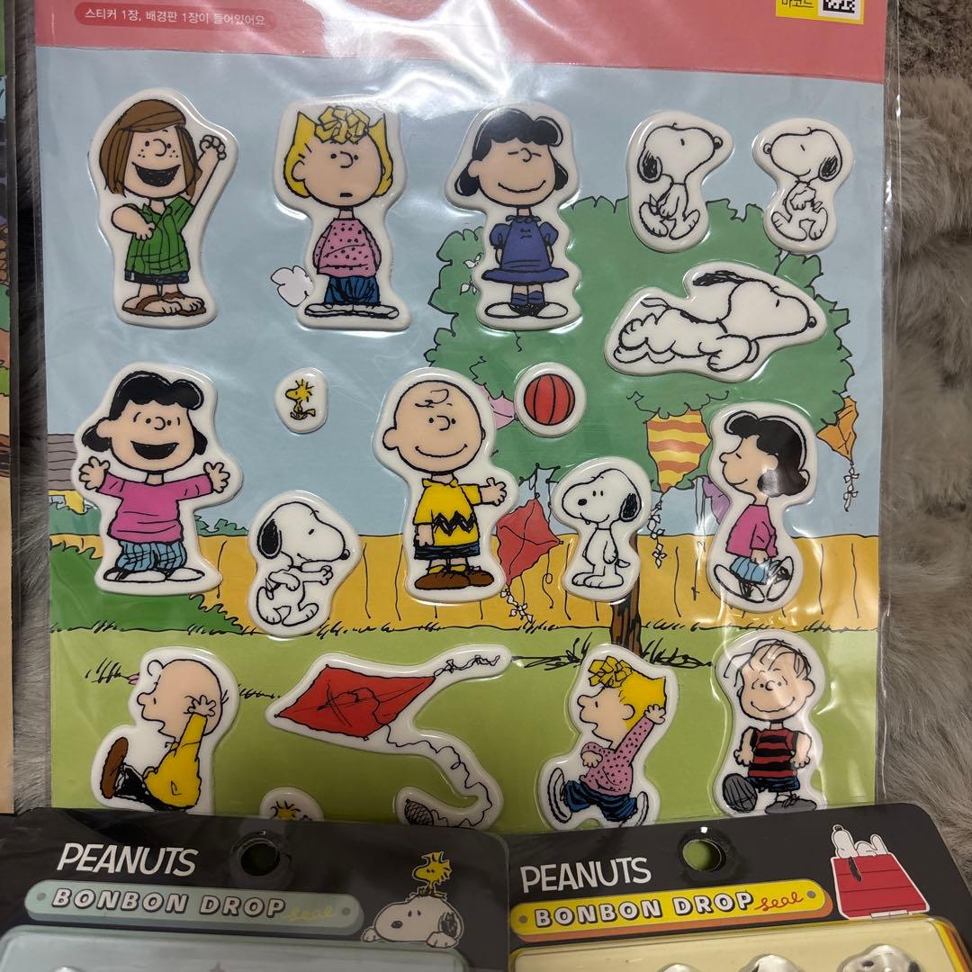PEANUTS スヌーピーキャラクターシールセット　18シート