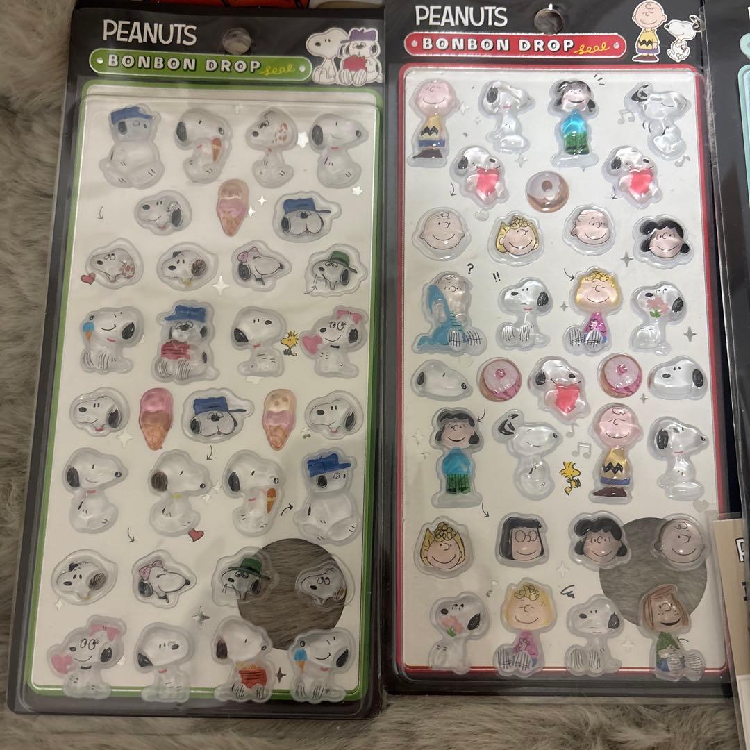 PEANUTS スヌーピーキャラクターシールセット　18シート