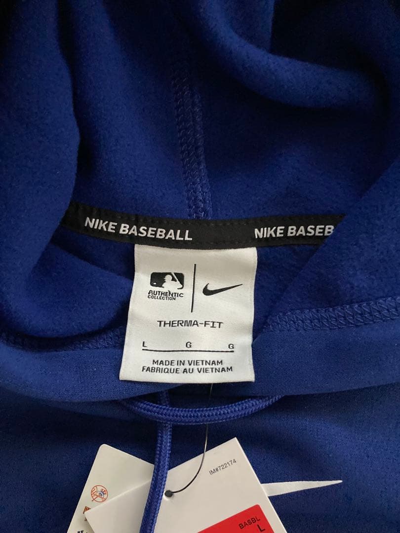 新品　未使用　ドジャース オーセンティック サーマフーディ　L寸