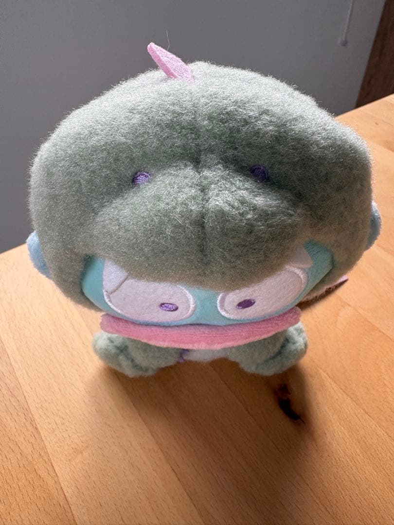 新品　サンリオ　ハンギョドン　ダイナソー　恐竜　ぬいぐるみ