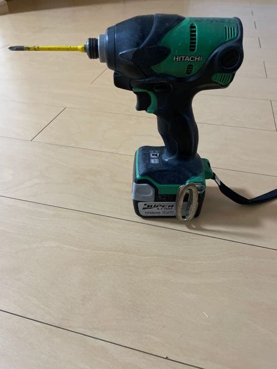 HITACHIのインパクト充電器なし、、