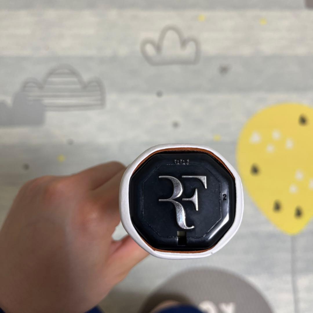 テニスラケット RF01 PRO