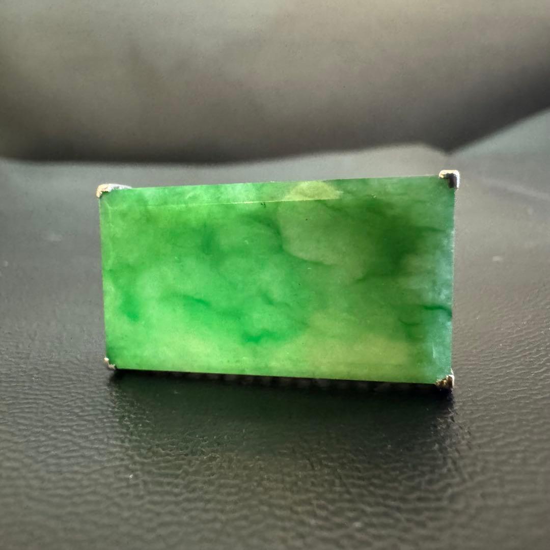 PT850 翡翠彫刻帯留め　総重量11g