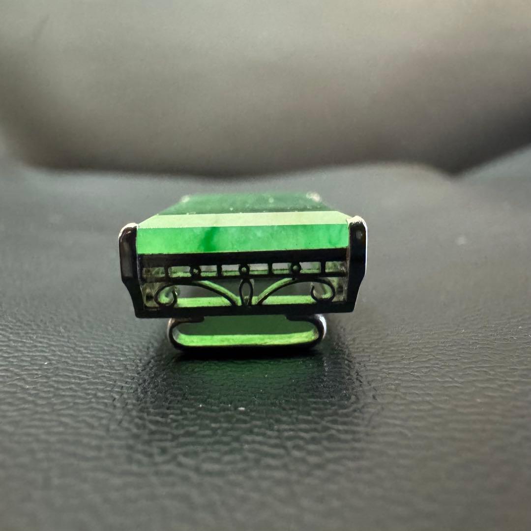 PT850 翡翠彫刻帯留め　総重量11g