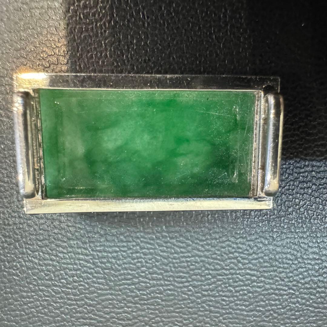 PT850 翡翠彫刻帯留め　総重量11g