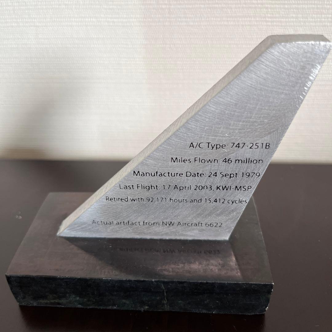 ノースウエスト航空　ジャンボ機の尾翼部分の置物