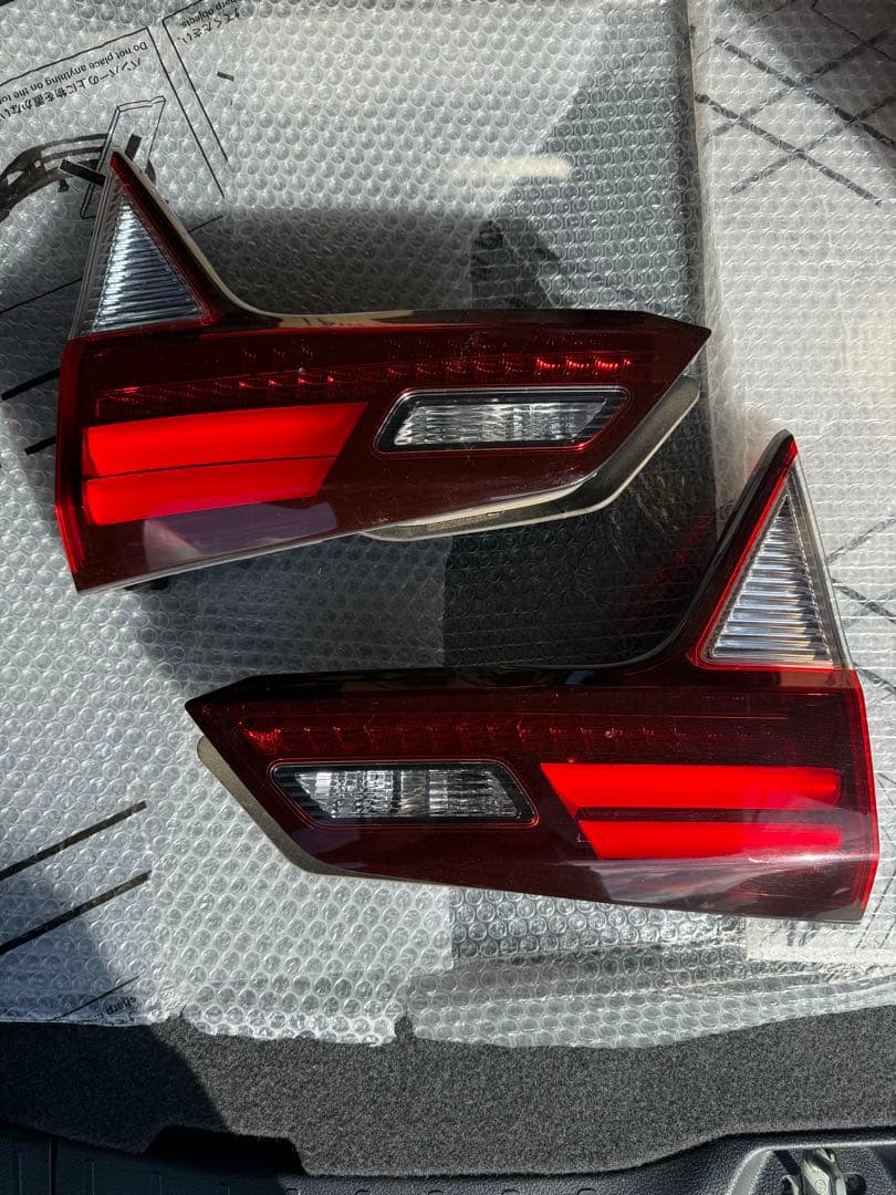 ホンダ　ヴェゼル　RU1 2 3 4 テールランプ　リアゲート　左右　セット