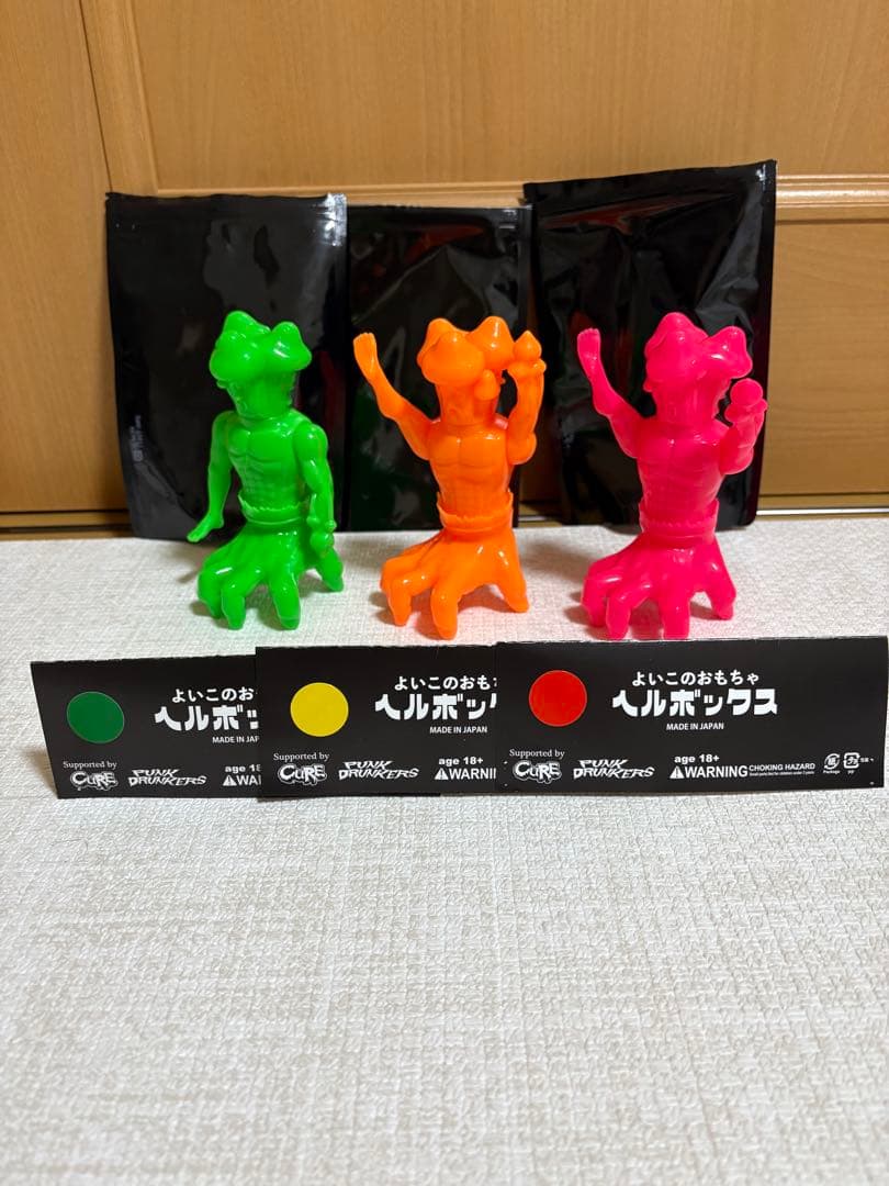 パンクドランカーズ　CURE デカヘルボックス　HELL BOX ソフビ