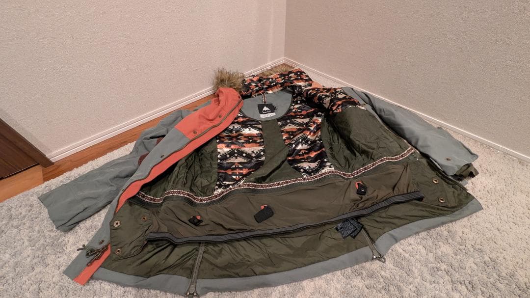 【美品・5回未満】Burton バートン スノボウェア ジャケット レディースS