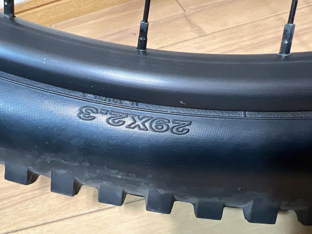 マキシス ミニオン DHF タイヤとシマノ WTB ST i30