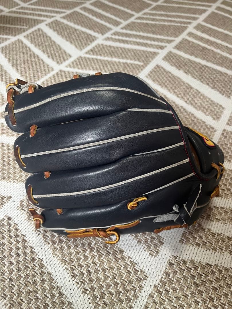 ハタケヤマ 硬式野球グローブ 黒/ピンクライン グラブホルダー付き