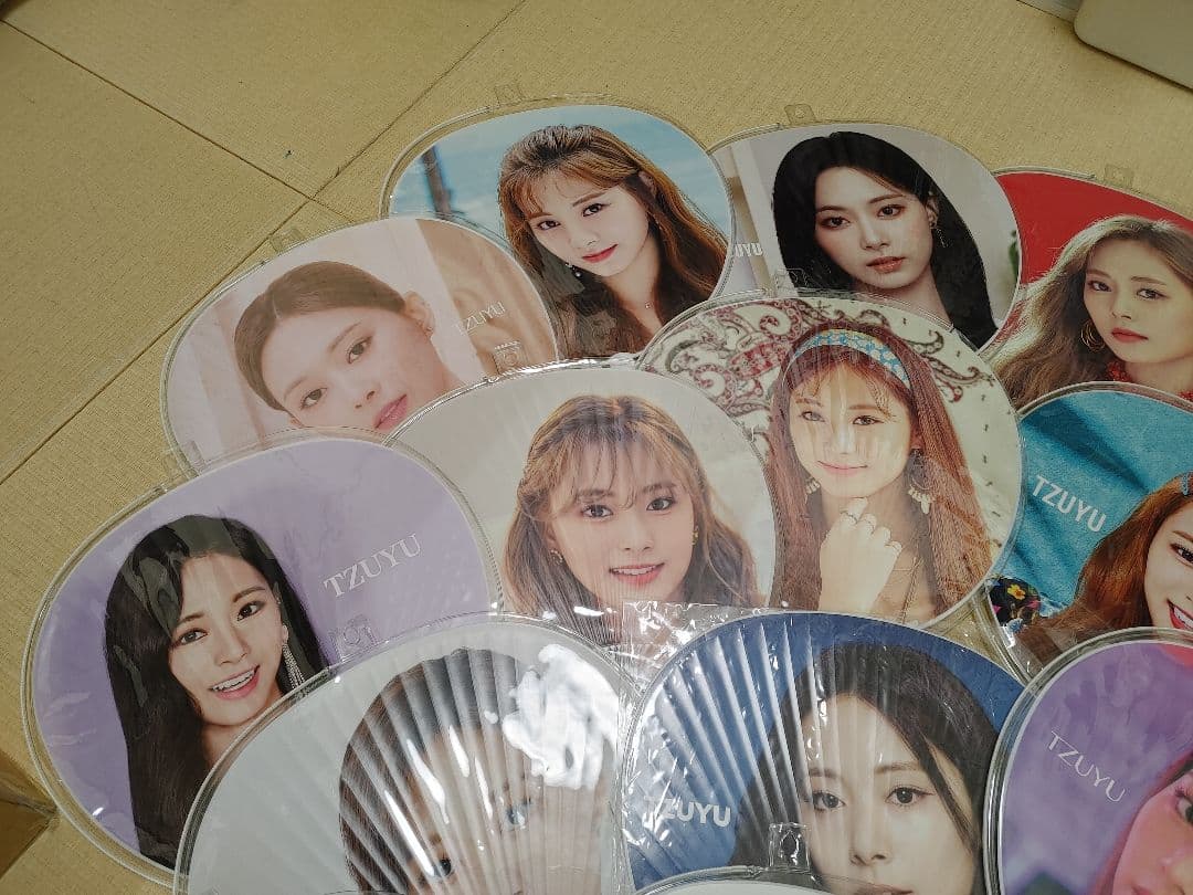 TWICE TZUYU うちわ