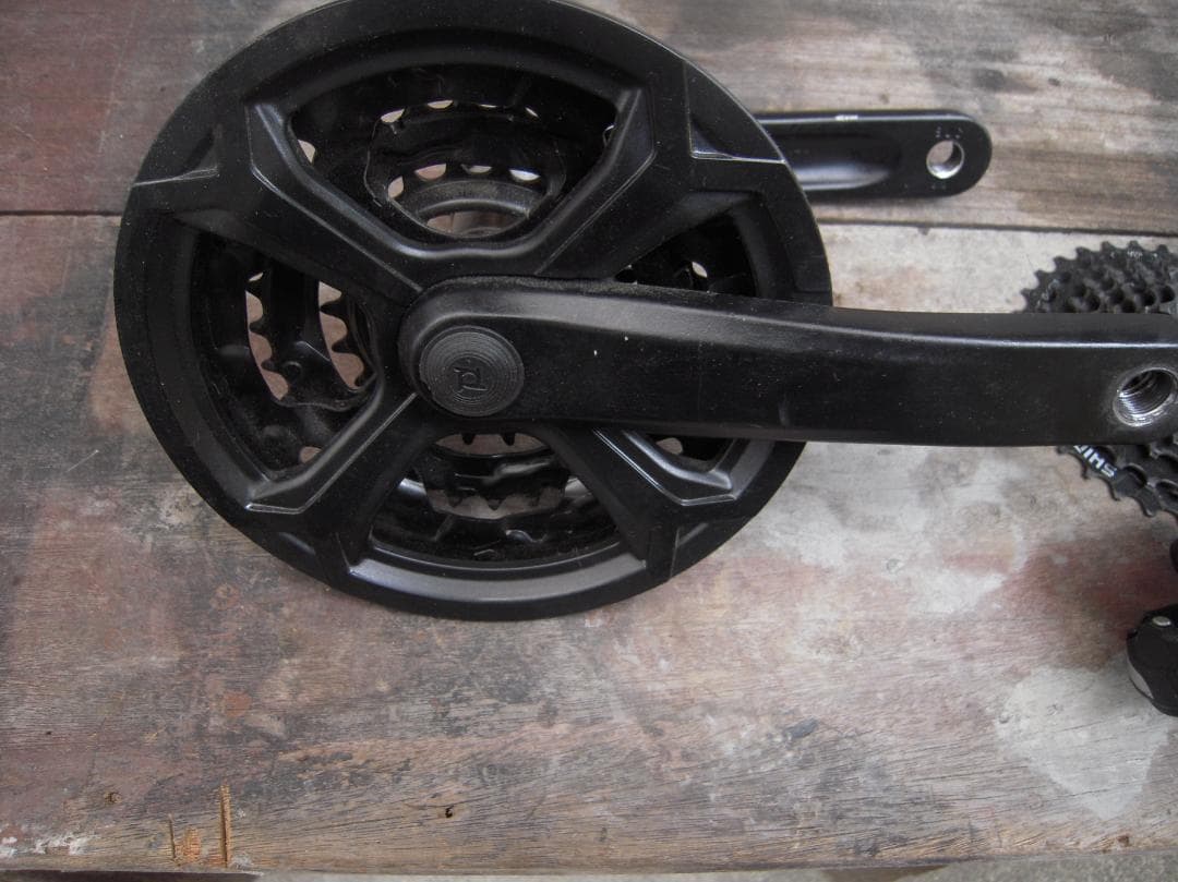 シマノ クランクセット ブラック 4スポーク　27速セット