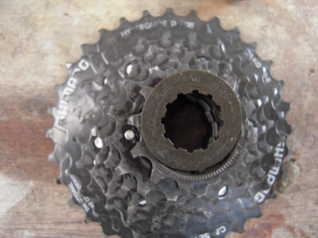 シマノ クランクセット ブラック 4スポーク　27速セット