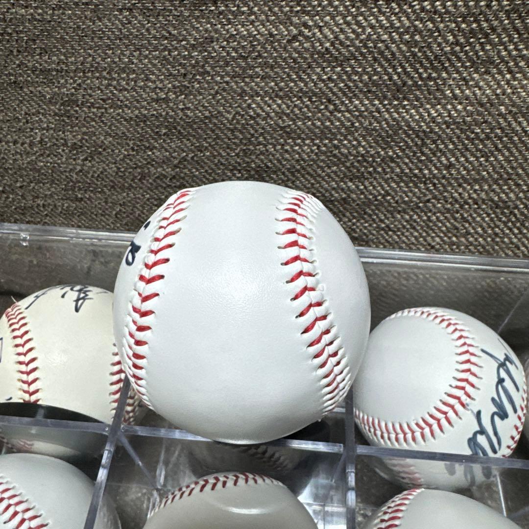 岡本和真選手　直筆サインボール