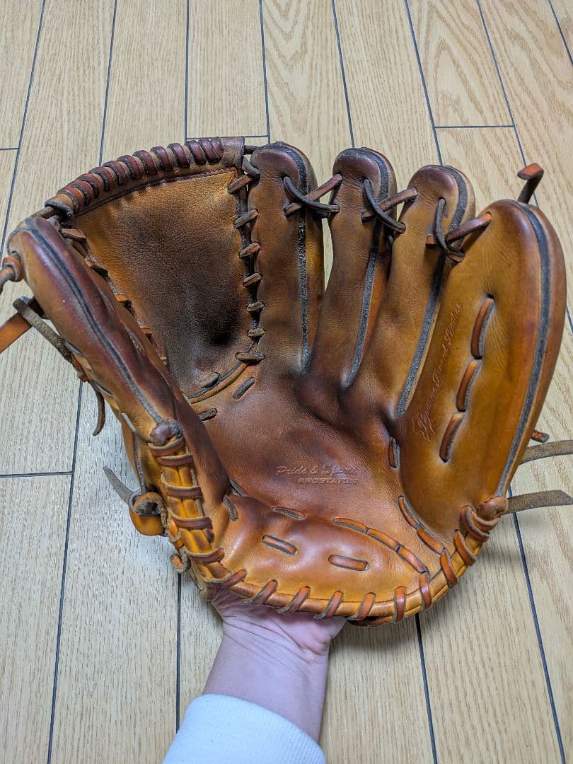 ZETT プロステイタス　硬式ピッチャー用グローブ