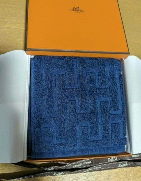 プレゼント最適♦即発注♦エルメス 定番カレ・タオル 《ステアーズ》