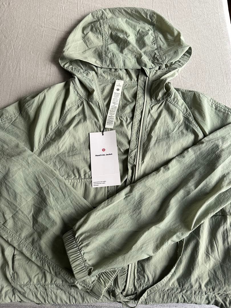 lululemon Hood Lite Jacket 軽量