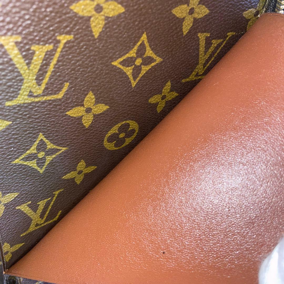 ルイヴィトン ポッシュ エスカパド モノグラム トラベルケース 長財布 ブラウン