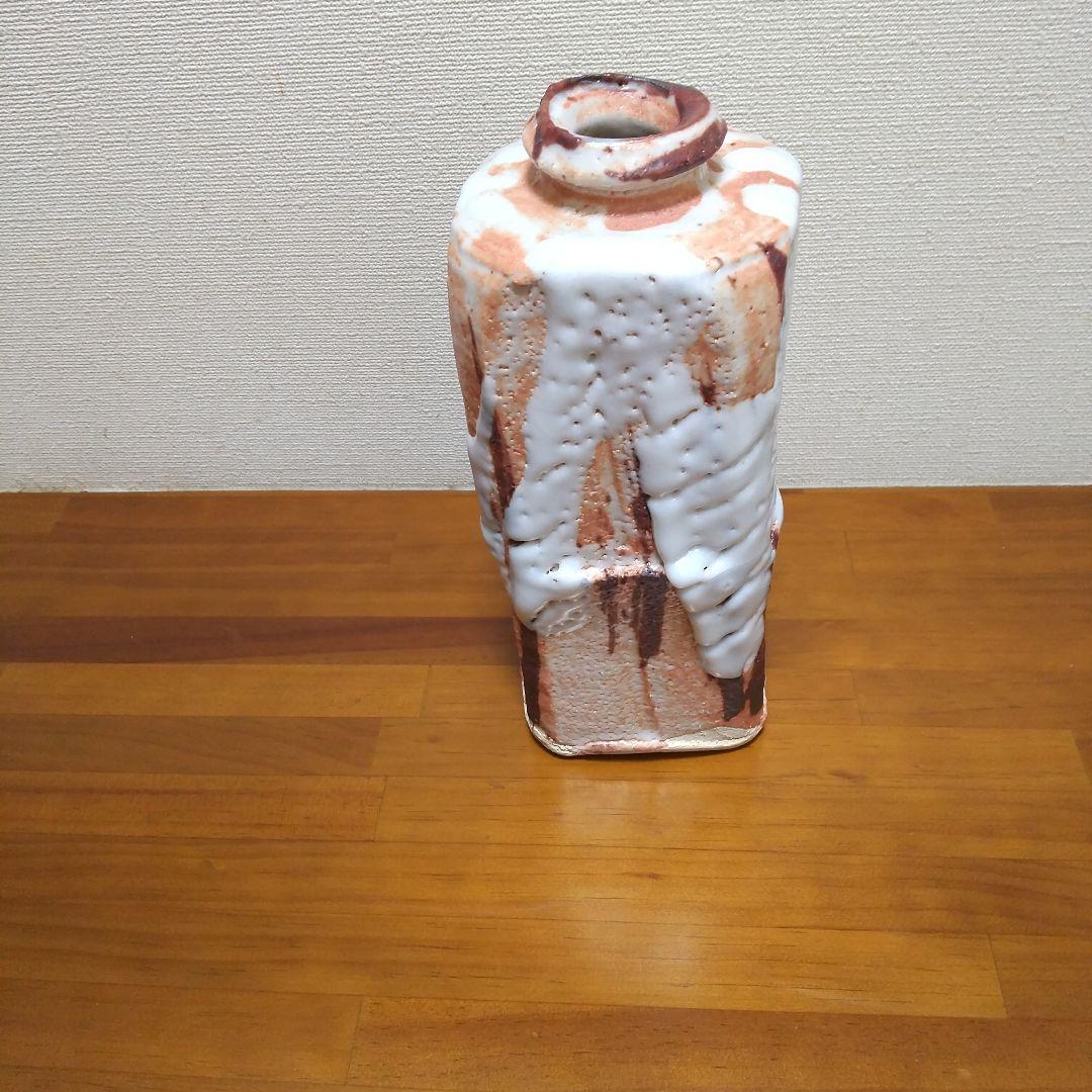 志野焼 四角形の陶器の花瓶