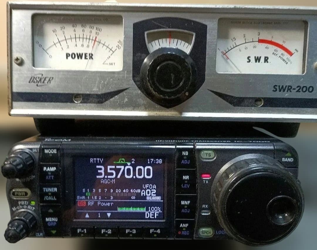 d*4様 アイコム　IC-7000 トランシーバー　100W機 　本体のみ　ジャ