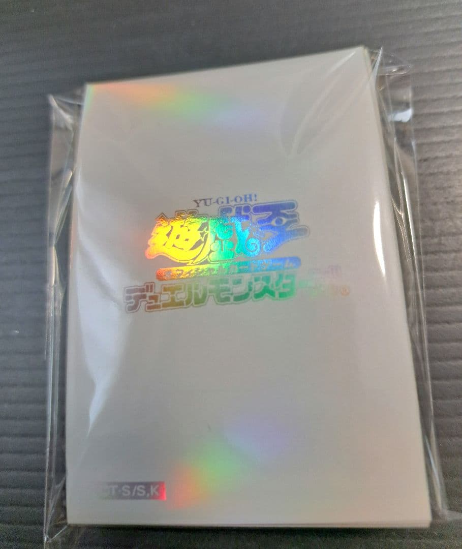 遊戯王 閃光の波動 初期ロゴ スリーブ 56枚 白　　希少