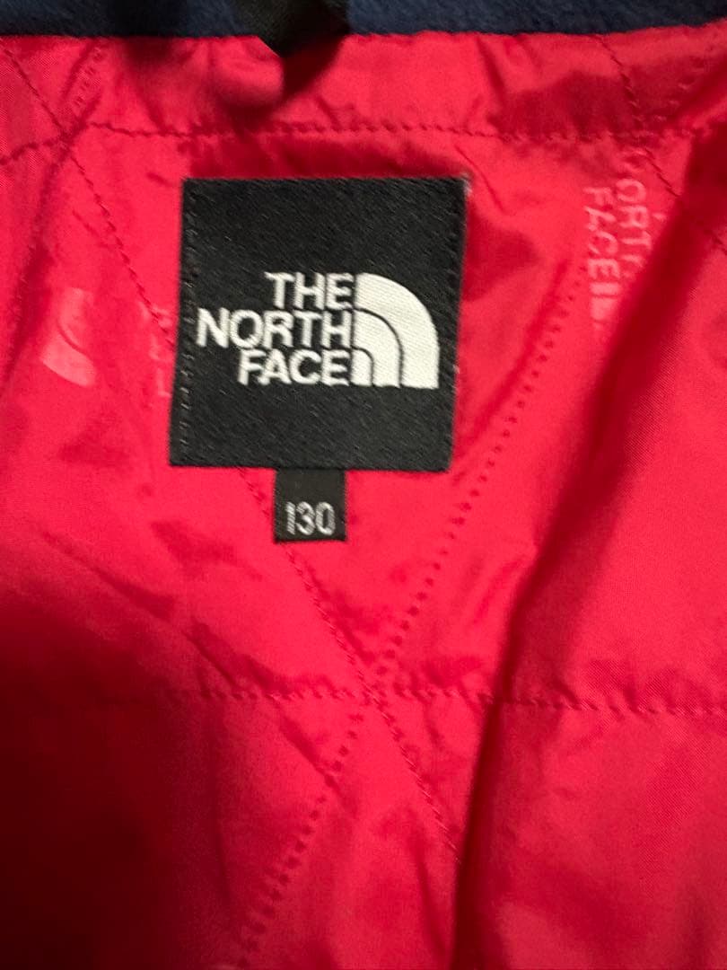 ノースフェイス スノーウェア　スキーウェア　ジャンプスーツ　雪遊び　雪　スキー