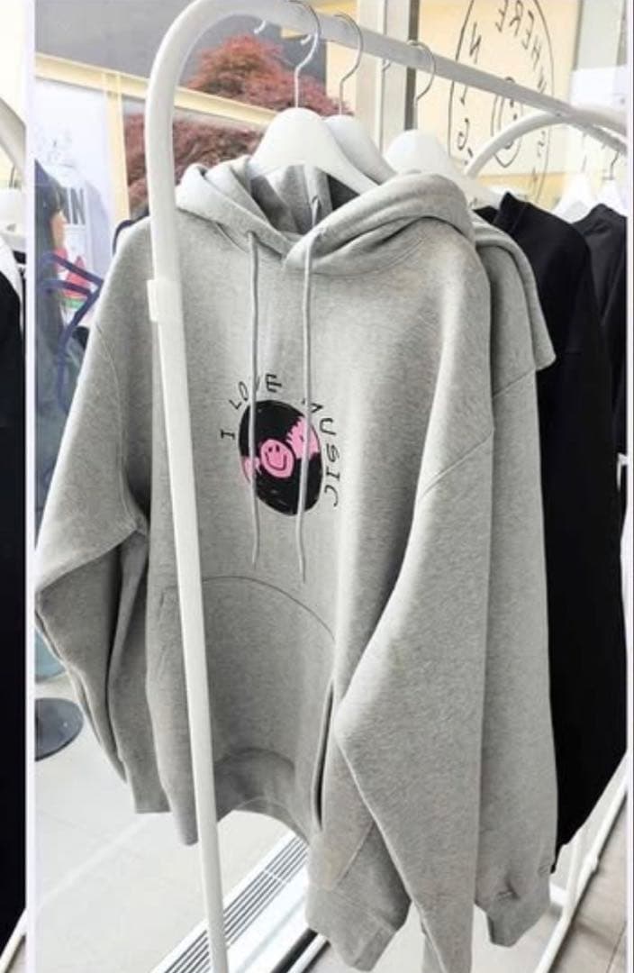 IGIN 韓国ポップアップ限定　フーディー S 新品