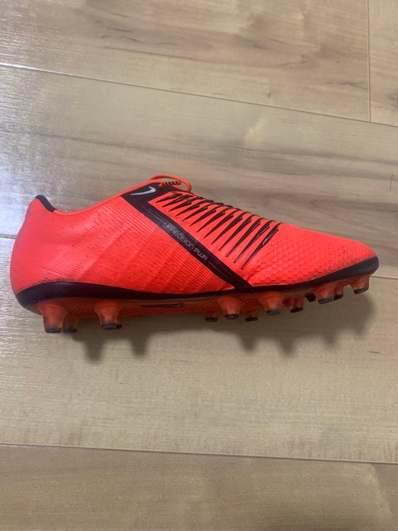 ナイキファントムヴェノム　ag pro エリート