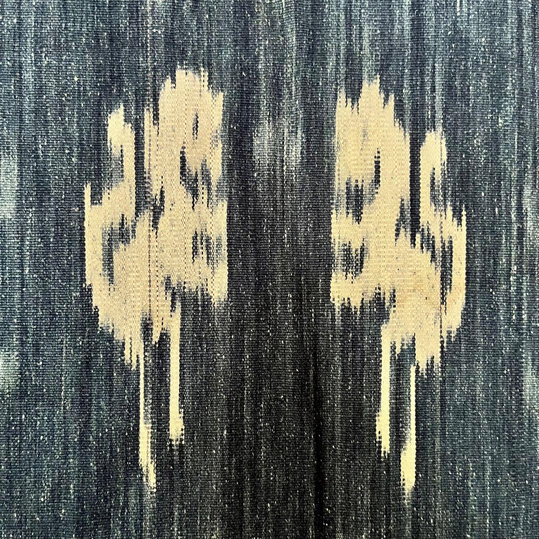 インドネシア／sumba 島のイカット／精霊布／珍しい藍単色織