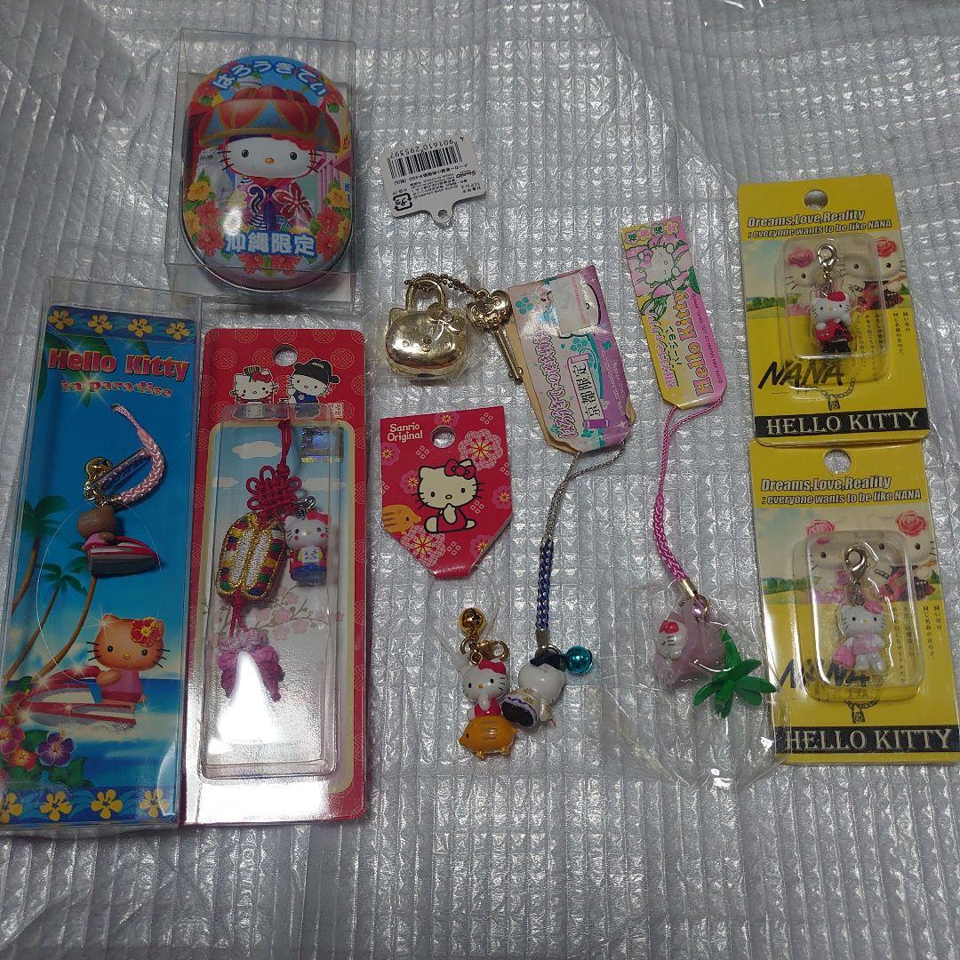 ハローキティストラップ109個セット海外限定品等